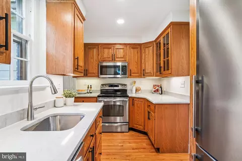 1300 Highland Dr, Silver Spring, MD 20910 photo 6