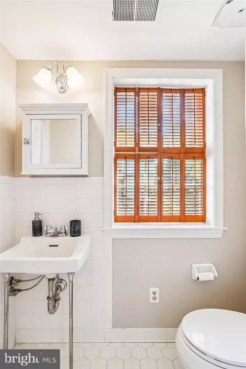 1300 Highland Dr, Silver Spring, MD 20910 photo 30