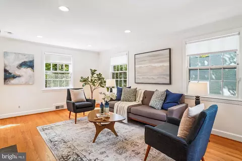 1300 Highland Dr, Silver Spring, MD 20910 photo 3