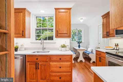 1300 Highland Dr, Silver Spring, MD 20910 photo 5