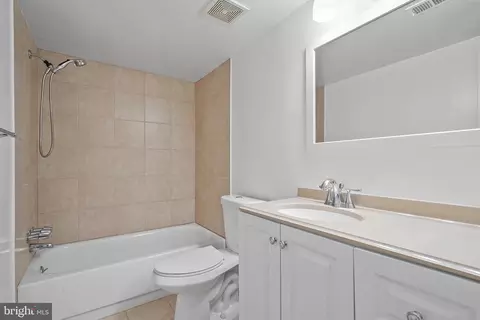 Bath - 9900 Blundon Dr #10-303, Silver Spring, MD 20902 photo 1 of 2