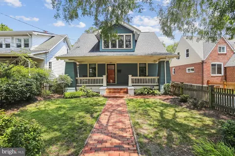 8211 Flower Ave, Takoma Park, MD 20912