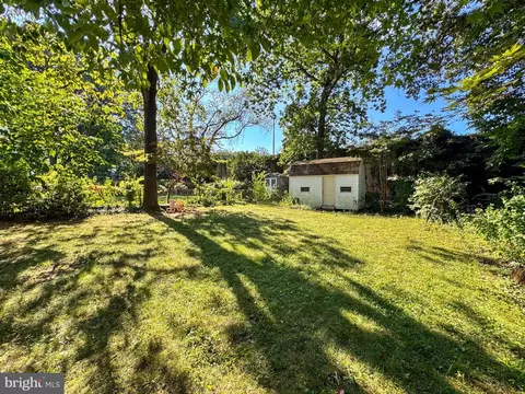 Exterior - 706 Forest Glen Rd, Silver Spring, MD 20901 photo 5 of 7