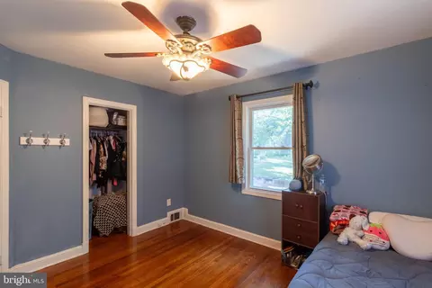 Bedroom - 706 Forest Glen Rd, Silver Spring, MD 20901 photo 4 of 7