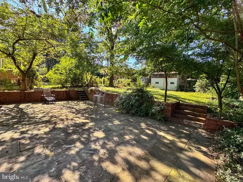 Exterior - 706 Forest Glen Rd, Silver Spring, MD 20901 photo 3 of 7