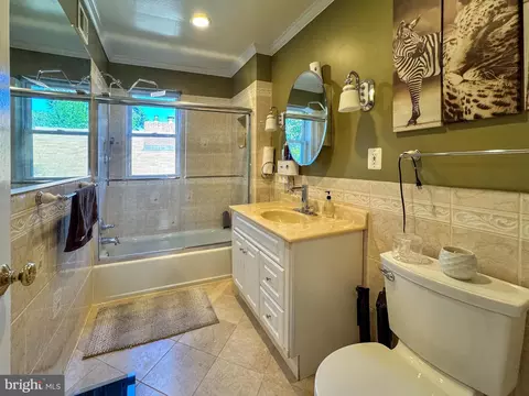 Bath - 706 Forest Glen Rd, Silver Spring, MD 20901 photo 1 of 4