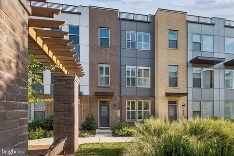 5012 Oakmoore Dr, Rockville, MD 20852