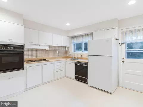 Kitchen - 702 Lamberton Dr, Silver Spring, MD 20902 photo 1 of 2