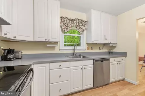 Kitchen - 9845 Moyer Rd, Damascus, MD 20872 photo 2 of 2
