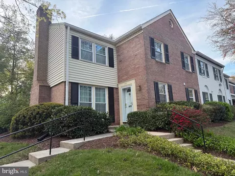 800 Azalea Dr #16, Rockville, MD 20850