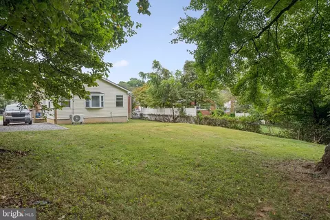Exterior - 2711 Henderson Ave, Silver Spring, MD 20902 photo 1 of 3