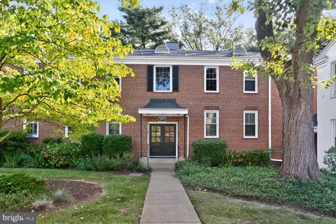 627 Azalea Dr #1, Rockville, MD 20850