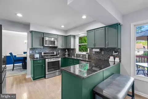 Kitchen - 1949 Autumn Ridge Cir, Silver Spring, MD 20906 photo 2 of 2
