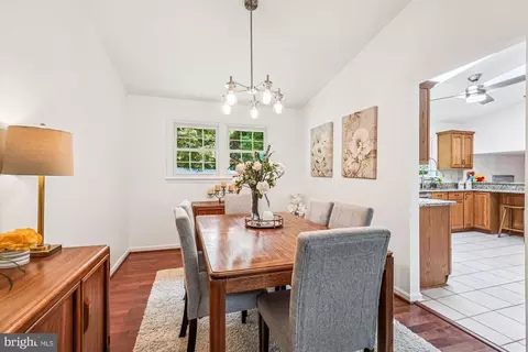 2108 Edgeware St, Silver Spring, MD 20905 photo 10