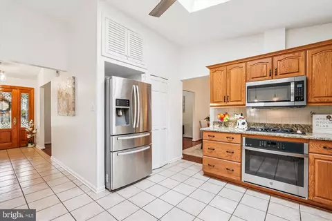 2108 Edgeware St, Silver Spring, MD 20905 photo 7