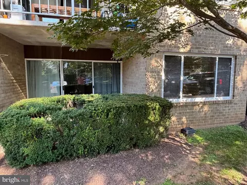 432 Girard St #209, Gaithersburg, MD 20877
