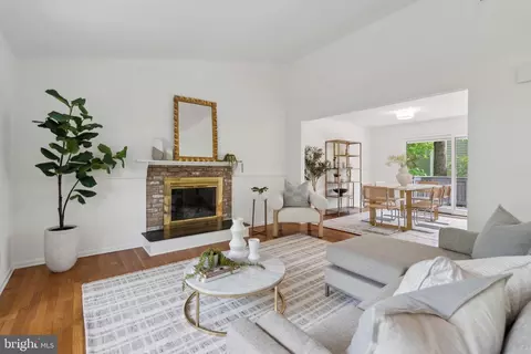 8300 Tomlinson Ave, Bethesda, MD 20817