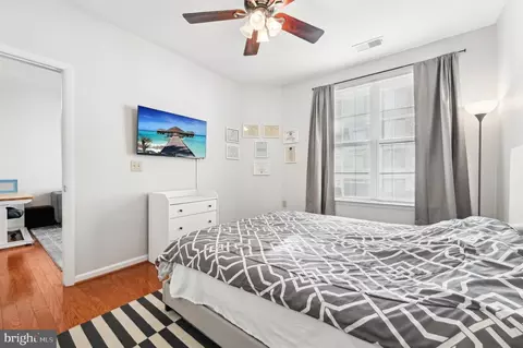 Bedroom - 1201 E West Hwy #335, Silver Spring, MD 20910 photo 4 of 4
