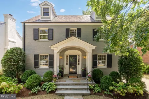 126 Grafton St, Chevy Chase, MD 20815