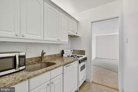 4515 Willard Ave #2320S, Chevy Chase, MD 20815