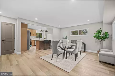 Entry Way - 11313 College View Dr, Silver Spring, MD 20902 photo 5 of 6