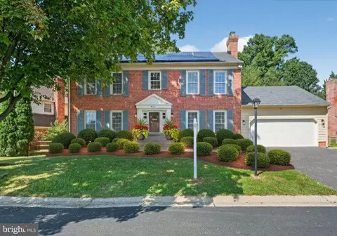 9713 Lookout Pl, Montgomery Village, MD 20886