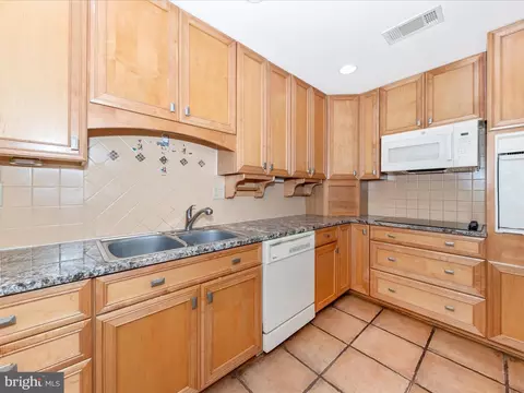 15300 Wallbrook Ct #47-2C, Silver Spring, MD 20906 photo 5