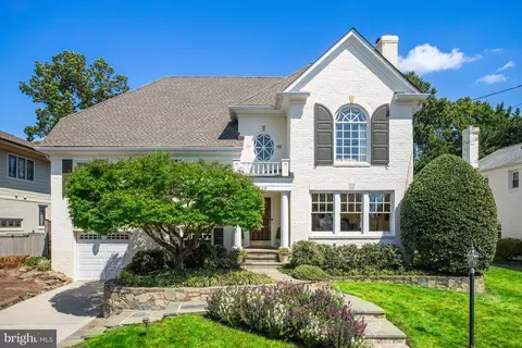 5629 Newington Rd, Bethesda, MD 20816
