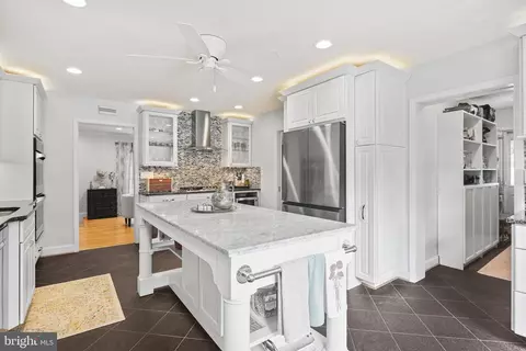 Kitchen - 11811 Coldstream, Potomac, MD 20854 photo 3 of 4