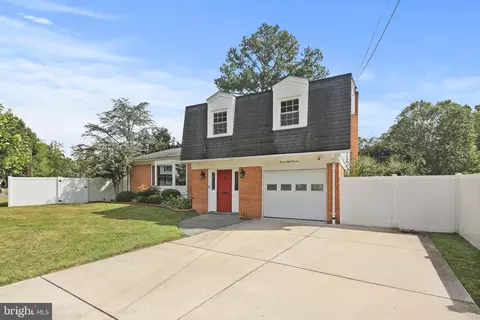Exterior - 11811 Coldstream, Potomac, MD 20854 photo 5 of 8