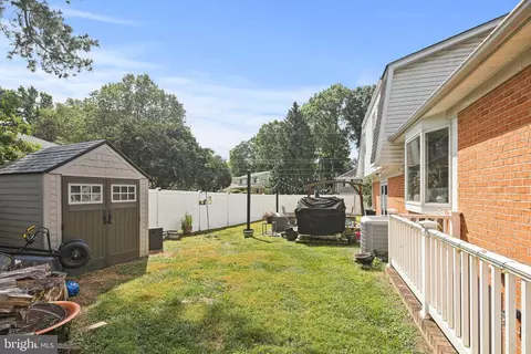 Exterior - 11811 Coldstream, Potomac, MD 20854 photo 7 of 8