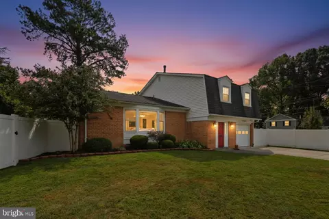 Exterior - 11811 Coldstream, Potomac, MD 20854 photo 2 of 8