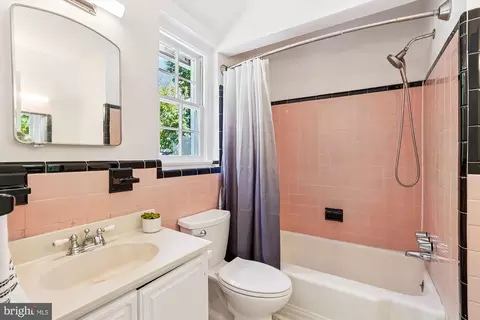 Bath - 11700 Lytle St, Silver Spring, MD 20902 photo 1 of 1
