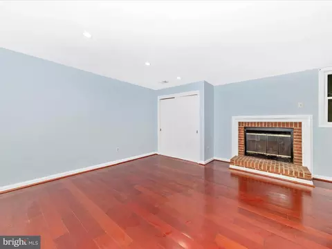 Living - 314 Crescendo Way, Silver Spring, MD 20901 photo 9 of 11