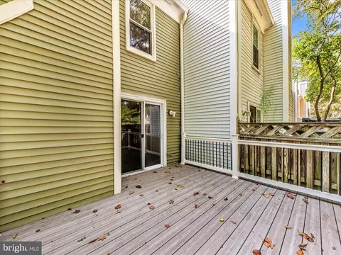 Exterior - 314 Crescendo Way, Silver Spring, MD 20901 photo 14 of 15