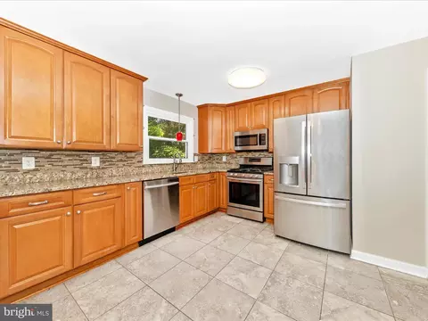 Kitchen - 314 Crescendo Way, Silver Spring, MD 20901 photo 2 of 4