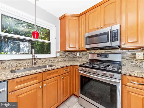 Kitchen - 314 Crescendo Way, Silver Spring, MD 20901 photo 3 of 4