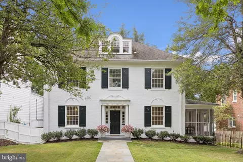 44 Grafton St, Chevy Chase, MD 20815