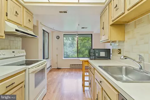 15310 Beaverbrook Ct #89-3J, Silver Spring, MD 20906 photo 10