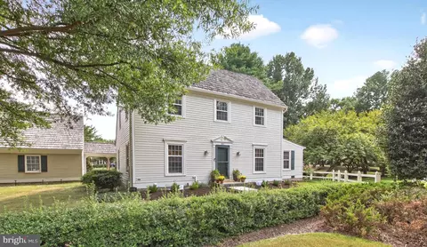 301 Fairgrove Ter, Gaithersburg, MD 20877