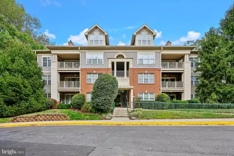 137 Timberbrook Ln #103, Gaithersburg, MD 20878