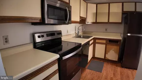 7906 Pearlbush Dr #7906-3, Gaithersburg, MD 20879