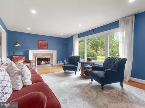 608 Blick Dr, Silver Spring, MD 20904 photo 3