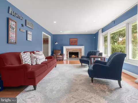 608 Blick Dr, Silver Spring, MD 20904 photo 2