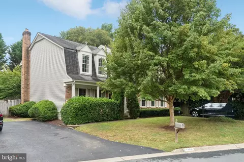 7904 Jensen Pl, Bethesda, MD 20817