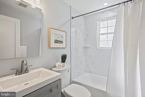 Bath - 2300 Homestead Dr, Silver Spring, MD 20902 photo 2 of 3