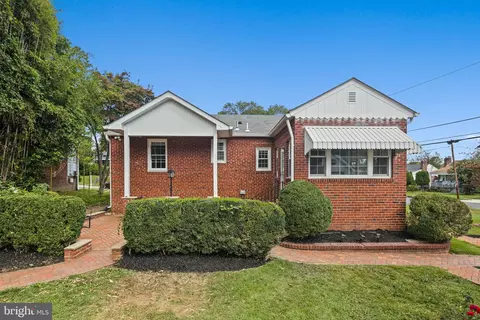 Exterior - 2300 Homestead Dr, Silver Spring, MD 20902 photo 6 of 8