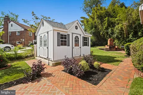 Exterior - 2300 Homestead Dr, Silver Spring, MD 20902 photo 5 of 8