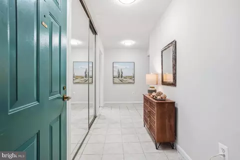 Entry Way - 14801 Pennfield Cir #203, Silver Spring, MD 20906 photo 3 of 4