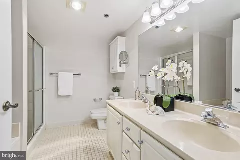 Bath - 14801 Pennfield Cir #203, Silver Spring, MD 20906 photo 1 of 3